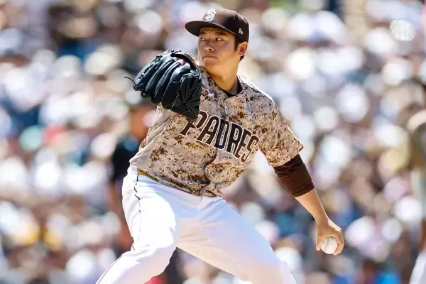 パドレス松井裕樹、無死満塁からリリーフ　右犠直＆レーザービーム併殺で切り抜けるもイニングまたぎで今季初被弾など２発浴びる