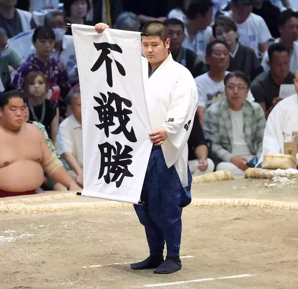 霧島「うれしくはなかった」豊昇龍休場で不戦勝　綱取りは絶望的も逆転Ｖの可能性を残して千秋楽へ「来場所につなげる」