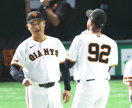 【巨人】橋上監督代行「まだまだ石塚選手も坂本選手を見ながら学んでもらいたい」坂本勇人を称賛　１・５差に縮めた阪神との首位決戦にも言及…一問一答