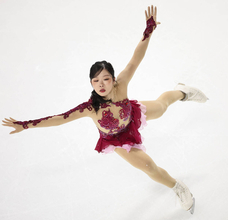 【フィギュア】中井亜美が痛恨のミスで３位発進　２連覇を目指すフランス大会はフリーでの逆転Ｖを狙う