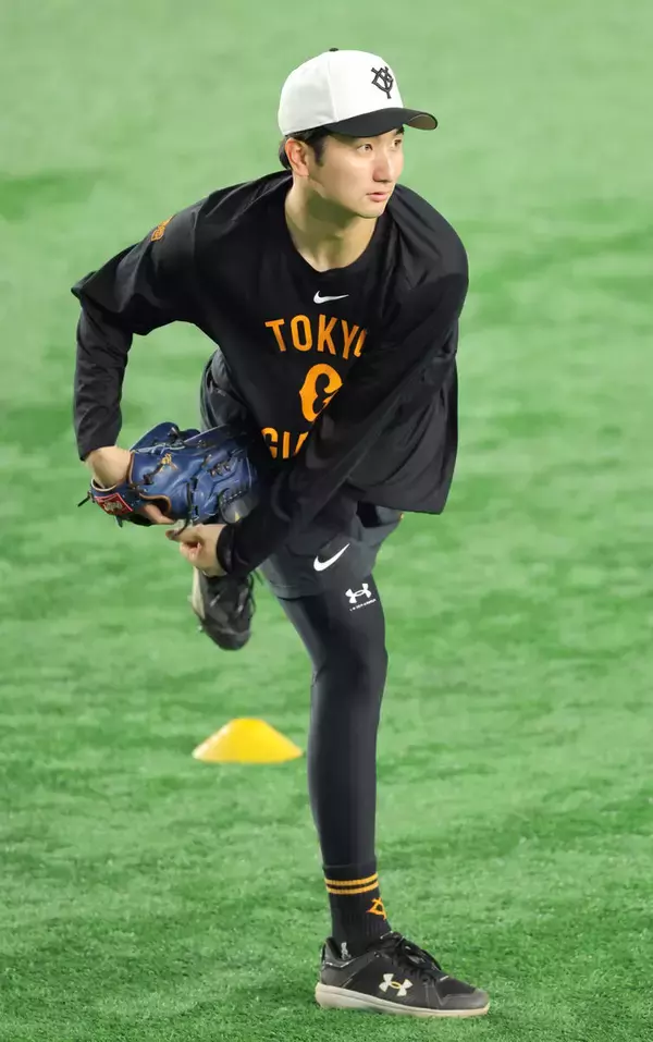 元日ハム Mizuno 野球用シューズ ブラック/ゴールド（MIZUNO 野球 