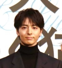 高杉真宙、昨年１２月に波瑠と結婚後初の公の場　正月は「実家に帰って家族とゆっくり」　指輪＆言及はなし