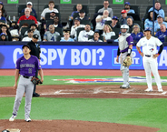 ロッキーズ菅野智之、ＶＳ岡本和真に感慨「特別」「１８歳から成長を見てきて…」「自然と力」５回途中でソロ１失点のみ…一問一答