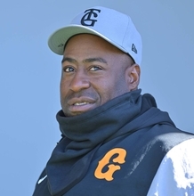 【巨人】李承燁、ウィーラー両コーチが熱投　試合前に若手４人の打撃投手務める