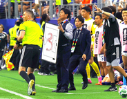 【Ｗ杯】世界中で話題「森保監督のホワイトボード」大きく書かれた数字の真相は…小川航基「電光掲示板が真ん中にしかなくて…あれ以外に方法はない」