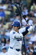 大谷翔平が４年ぶり代打出場で遊ゴロ　先発登板からの登場は初めて　投手専念のはずが…本拠地騒然　６回４失点で７勝目の権利