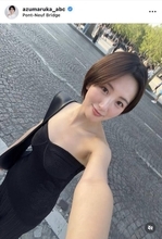東大大学院所属アナ、２９歳の誕生日をパリで迎える「綺麗なデコルテライン」と話題の元ＡＢＣ東留伽アナ