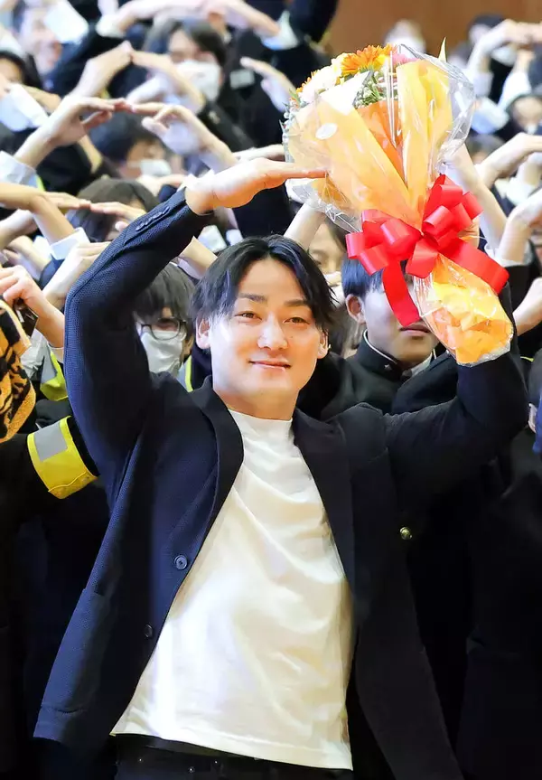 巨人・丸佳浩が中学生に「習慣化」の大切さ授ける…校長は中学校時代の担任「克則先生」