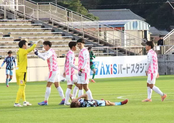 宮崎、快勝でＪ２初昇格が決定！Ｊ３得点王・橋本啓吾の不在にＦＷ３人が意地みせる３発