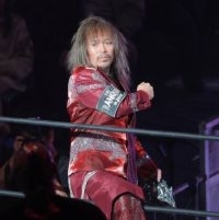 「ＸＸＸＸ」は内藤哲也だった…新日本プロレス「退団」昨年５・４福岡以来、８か月ぶり国内マットで丸藤正道＆拳王を破り「ＧＨＣタッグ」奪取