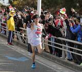 「【箱根駅伝】４強の行方は？　青学大は３区で８位浮上　中大が１位、駒大３位、国学院大５位」の画像1