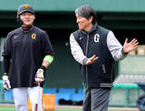 「巨人・丸佳浩「僕にはない感じのところ」松井臨時コーチとバッティング談義で学び「練習の中で意識」」の画像1