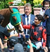 「代理戦争はホリエモン...」「Ｇ１並の混雑」注目の対決直後からＸではイッテラッシャイがトレンド入り　中山６Ｒ