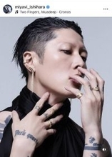 ＭＩＹＡＶＩの眉なし姿に騒然！「ハッ素敵！」「ａｒｔなＭＩＹＡＶＩ」「綺麗」「美の神」