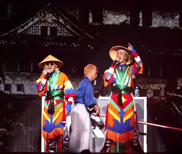 Ｃ＆Ｋ、初の大阪城ホール公演で“城攻め”成功！　「大人の文化祭にお付き合いいただき…」噴水演出、フライングも