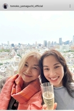 ６１歳・山口智子「心から尊敬」人気モデルと久々再会！「すごい２ショ」「笑顔たまらん」「わー希子ちゃん」