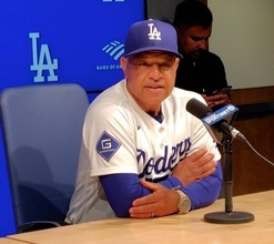 大谷翔平のＶ弾にロバーツ監督が絶賛＆好調モード予感「広角に打ち始めたら彼以上の打者はいない」、自身初の１―０勝利弾　ベッツは背中ポンで称賛