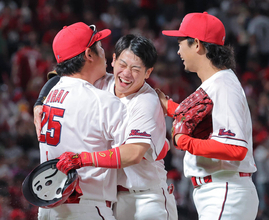 【広島】新井監督「託していただいた」来季続投決定に言及「自分がやるしかない…自分しかできない」激動シーズンを経て…来季５年目