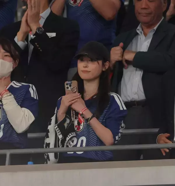 久保建英と電撃婚　福原遥が日本代表戦を現地観戦！発表から３日　夫の“新婚初陣”に駆けつける