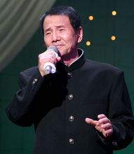 白根一男さんが１０月に死去　「面影いずこ」「次男坊鴉」などがヒット　男性アイドル歌手の第一人者