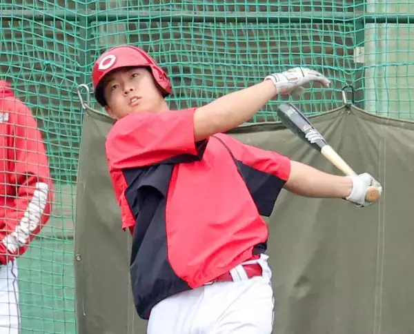【広島】ドラフト１位の平川蓮　紅白戦で“プロ初安打”　新井監督評価「初球からどんどん振っていけるところもすごくいいところ」