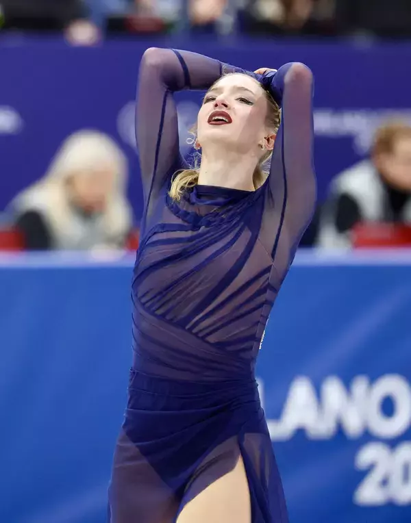 【五輪】米国のアンバー・グレンが涙のＳＰから浮上　ＳＰに続きトリプルアクセル成功　ネーサン・チェンも拍手