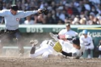 【センバツ】大阪桐蔭相手に三重が奮闘！ＳＮＳ感嘆「２安打で４得点は効率良すぎ」　なるか大阪勢から５７年ぶり勝利