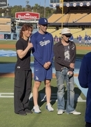 ドジャースタジアムに「ＢＩＧ　ＢＡＮＧ」襲来　Ｇ―ＤＲＡＧＯＮ＆Ｄ―ＬＩＴＥ「初めてなんです！」と大興奮、佐々木朗希と交流も