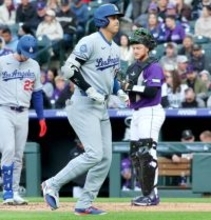大谷翔平、連続試合出塁記録を「５０」に更新　ベーブ・ルースに並び、ロバーツ監督も絶賛「別格の存在」…ドジャースの連勝は「４」でストップ