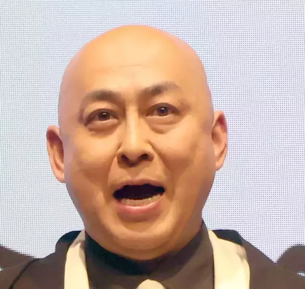 【日本ハム】お笑いコンビ・錦鯉がファーストピッチ　見事なノーバウンド投球に「ボールが一切ぼけてなかった」