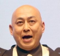 【日本ハム】お笑いコンビ・錦鯉がファーストピッチ　見事なノーバウンド投球に「ボールが一切ぼけてなかった」