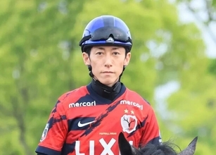 ダービー前日に有力馬の鞍上がまさかの落馬！「神様酷すぎる」「嘘だろ…」心配の声相次ぐリアライズシリウスの津村明秀騎手