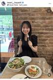 「林芽亜里、おいしい物に出会えてニッコニコ！幸せ全開ショットに「食べてる時の笑顔が可愛い」「嬉しそう」」の画像1
