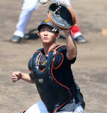 「【巨人】育成３位ルーキー・松井蓮太朗が鎖骨骨折で故障班合流　ファウルチップが直撃」の画像1