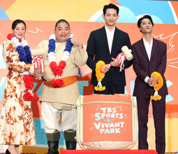 「ＶＩＶＡＮＴ」のチョッキーが新宿に新庄＆ドラムと共に登場！　「皆にサインを頼まれ、街中で声をかけられる」と反響喜ぶ　タイ人俳優オーム・タナパック