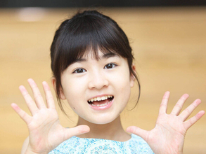 急成長にビックリ！新津ちせ１５歳　ばっちりメイク＆背も伸びた！全身姿…父は新海誠監督