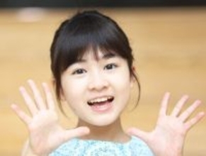 急成長にビックリ！新津ちせ１５歳　ばっちりメイク＆背も伸びた！全身姿…父は新海誠監督