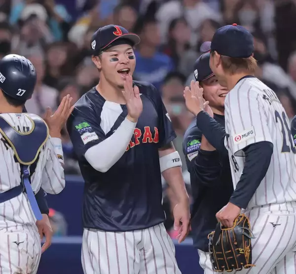 侍ジャパン・佐藤輝明がホームランウイング越えの特大３ラン　岡本和真、村上宗隆と三塁争い「アピールする立場」…一問一答