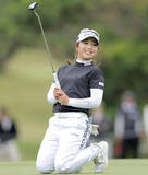 「佐久間朱莉が単独トップで最終日へ　永井花奈２位　川崎春花３位　小祝さくら５位　女子ゴルフ第３日」の画像1