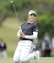 佐久間朱莉が単独トップで最終日へ　永井花奈２位　川崎春花３位　小祝さくら５位　女子ゴルフ第３日