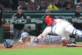 【広島】４連敗で借金１　阪神戦は昨季から８連敗　新井監督「各自が立て直して」新４番・佐々木泰がプロ１号も空砲