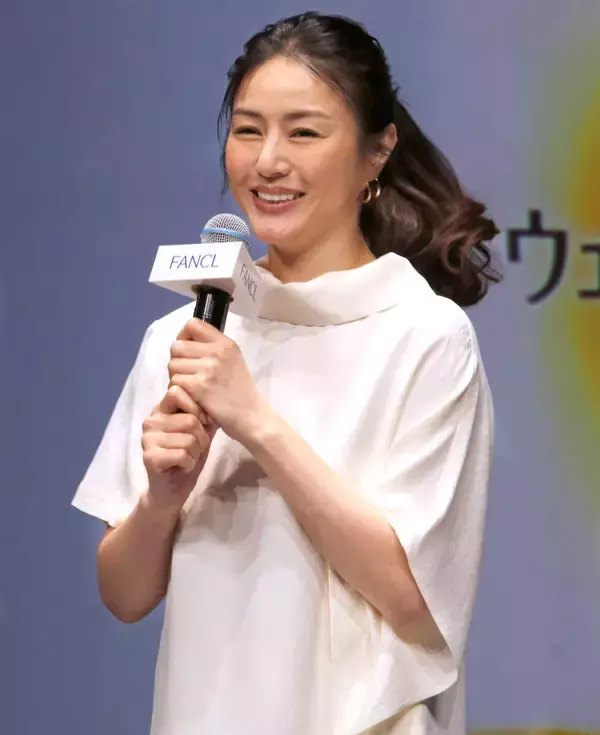 ６月で５０歳の井川遥「歳を重ねるのが楽しみ」健康＆美の秘訣は３０年続けるアクアビクス