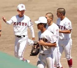 【高校野球】広陵が今春センバツ出場の崇徳下して４強進出　あと一人の絶体絶命９回に劇的な逆転三塁打　昨夏は暴力問題で大会途中辞退も４年連続２７度目の甲子園に前進…広島大会