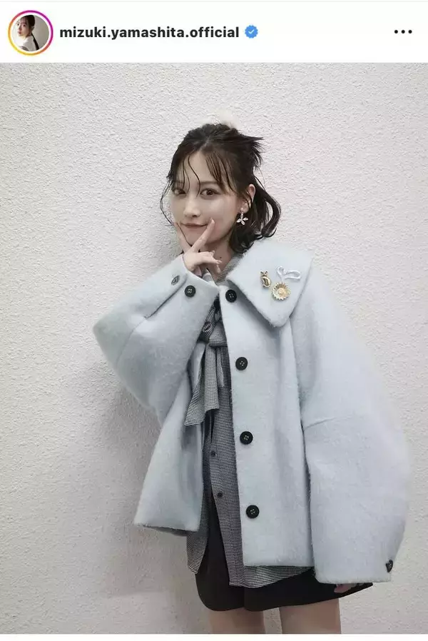 元乃木坂４６・山下美月、美脚チラリな衣装ショットを公開！ファンから多数の「いいね！」