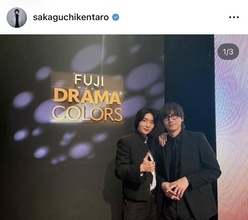 「激メロ！！」「たまらない」坂口健太郎、韓国俳優とメガネ姿の２ショ「相乗効果が半端ない」「ビジュ最高」