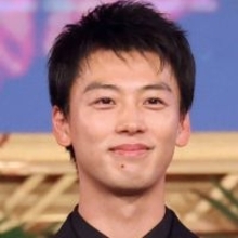 「めっちゃ色気」竹内涼真の美腹筋に視線集中…「世界一」「ワイルドで素敵すぎ」「最高にセクシー」