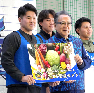 【ＤｅＮＡ】「肉やお米が…」ドラ１ルーキー・小田康一郎が横須賀市長へ仰天おねだり　市民も大爆笑の歓迎式