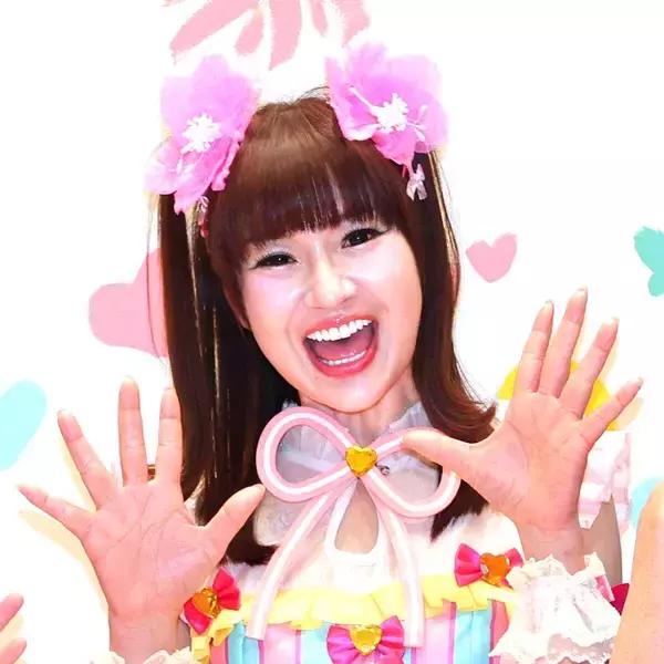 「かつみさゆり改め？」さゆりの異色の２ショットが「どちらも可愛い～」「足が綺麗」と反響