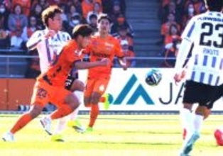 【Ｊ１清水】吉田孝行監督が３戦目で初勝利　昨季まで指揮の神戸から歓喜の初白星　３季ぶり復帰ＦＷ呉世勲が初ゴール