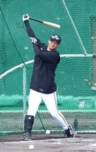 【巨人】吉川尚輝が今キャンプ２度目の屋外フリー打撃「しっかり振れている」　昨年１０月に両股関節手術
